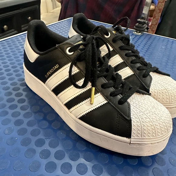 Adidas size 9 mod classic leather shoe - Picture 2 of 7